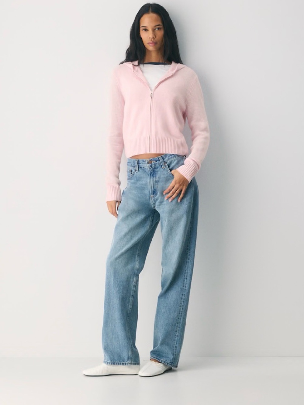 Aritzia Essential Cashmere Idyllic Zip-Up Hoodie in Villa Pink